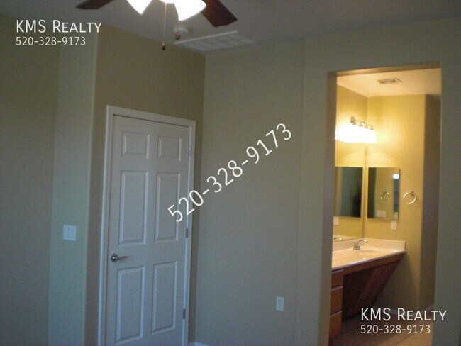 Building Photo - 14013 E Voss St