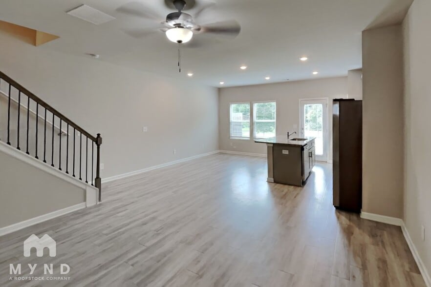 Building Photo - 6171 Redan Overlook