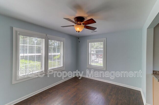 Building Photo - 2401 Eagle Dr