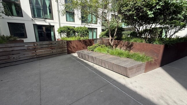 Building Photo - Epic REA: Fantastic Potrero Hill Modern 1 BR, 1 BA Condo