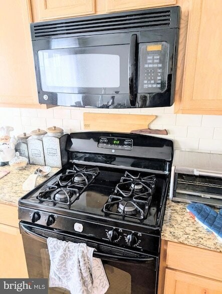 Building Photo - 9543 Center St