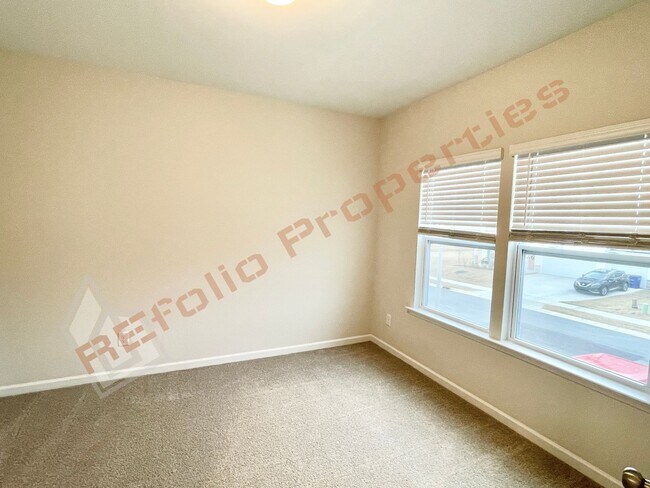 Building Photo - 924 Arlington Wood St