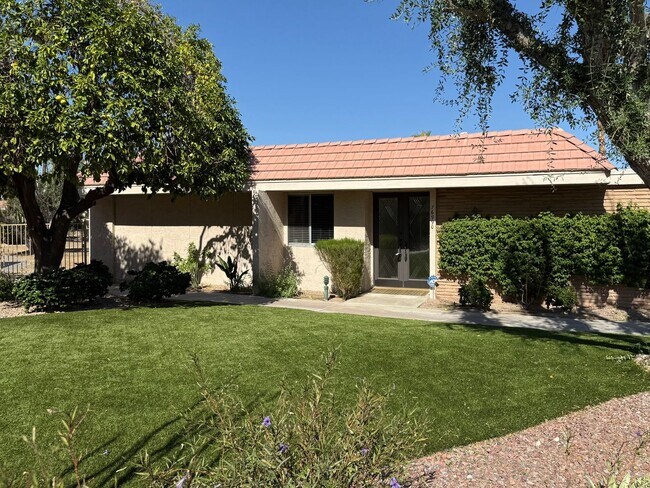 Building Photo - Indian Wells Country Club