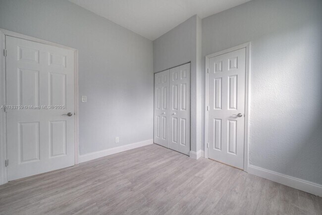 Building Photo - 17715 SW 103rd Ave