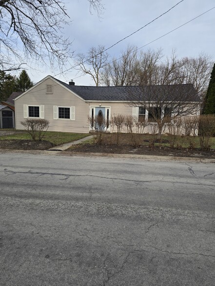 Front of house - 4435 Clifford Rd