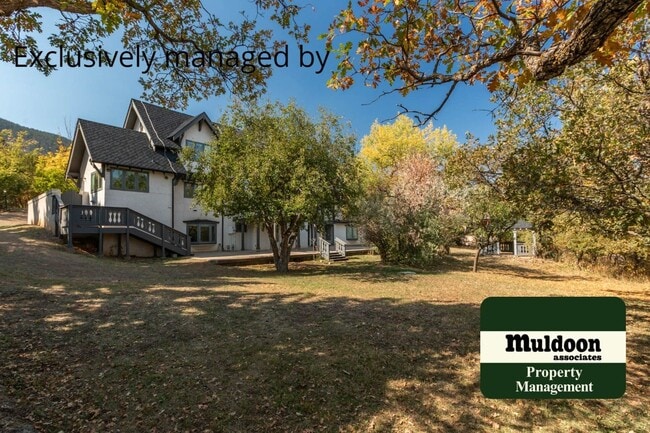 Building Photo - Beautiful 3 bedroom home with two car garage in Old Broadmoor