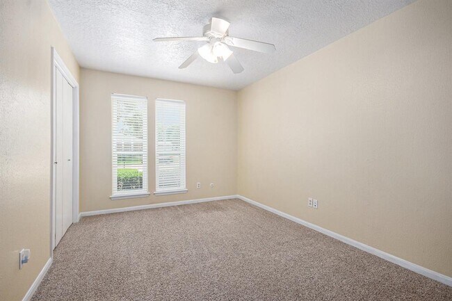 Building Photo - 16007 Brookvilla Dr