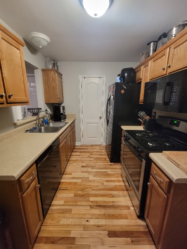 Building Photo - 524 Rothwood Ave