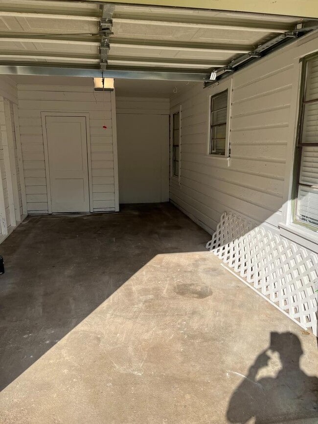 Building Photo - 138 Vandenburg Dr