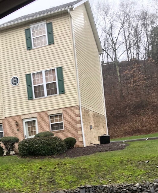 Building Photo - 800 Mount Pleasant Rd