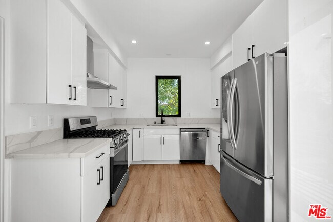 Building Photo - 2646 Westwood Blvd