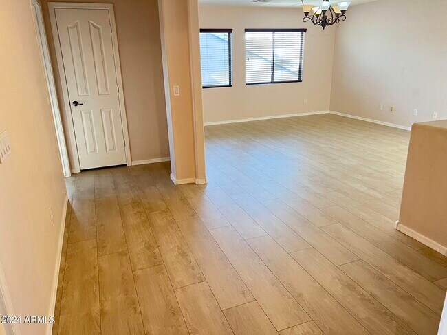 Building Photo - 2216 W Blaylock Dr