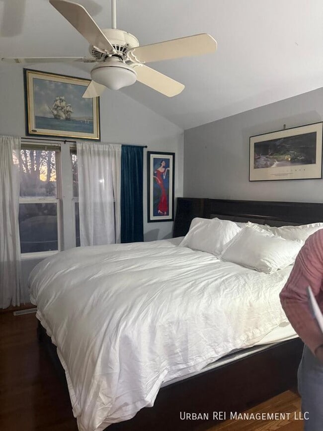 Building Photo - 1951 Spinnaker Ct