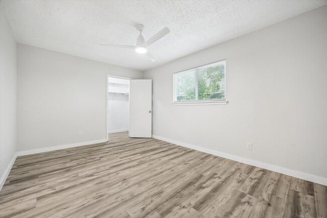 Building Photo - 904 Sirocco Dr
