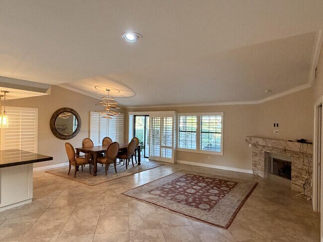Building Photo - 39196 Sweetwater Dr