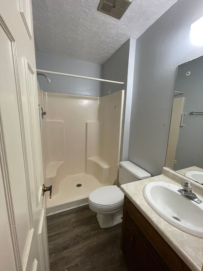 Building Photo - 2/2 Duplex in 5 POINTS near Memorial Park!!!  Available April 2026