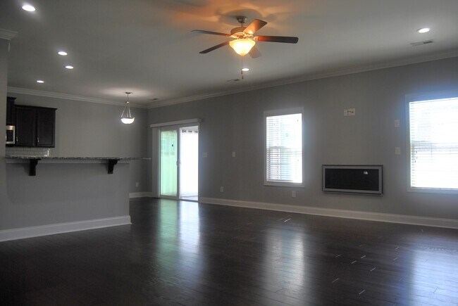 Building Photo - 5797 Highland Grove Dr