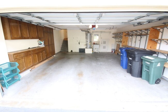 Building Photo - Super Spacious 2-Bedroom 2.5-Bathroom La Jolla UTC Townhome with 2-car garage