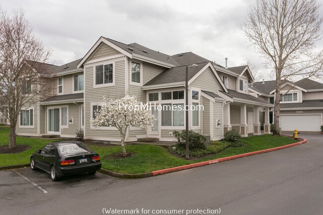Building Photo - Stylish Beaverton Townhome with Attached Garage!