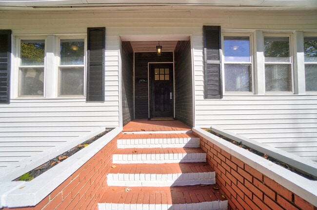 Building Photo - 4 Runyan Ct