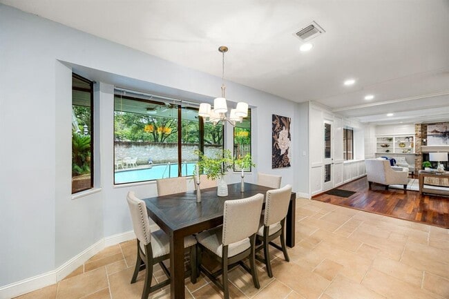 Building Photo - 15726 Walkwood Dr