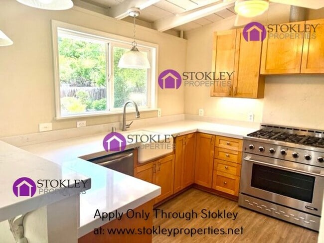 Building Photo - Stokley Properties Presents 1558 1St. Ave....