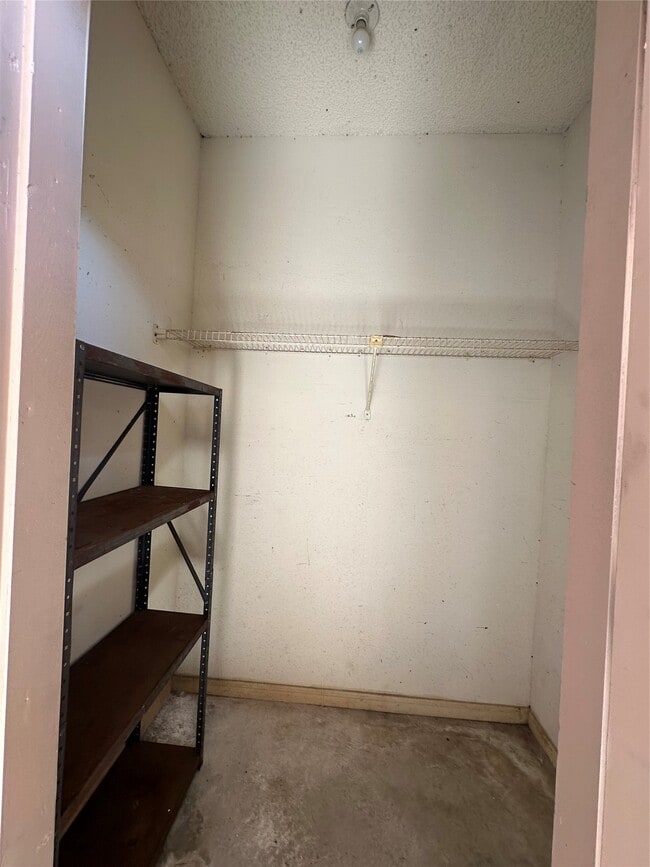 Building Photo - 2125 Augusta Dr