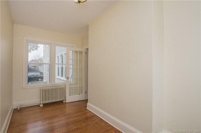 Building Photo - 77 Maplewood Ave