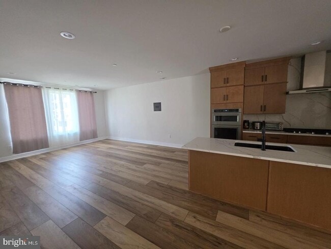 Building Photo - 310 Manion Aly