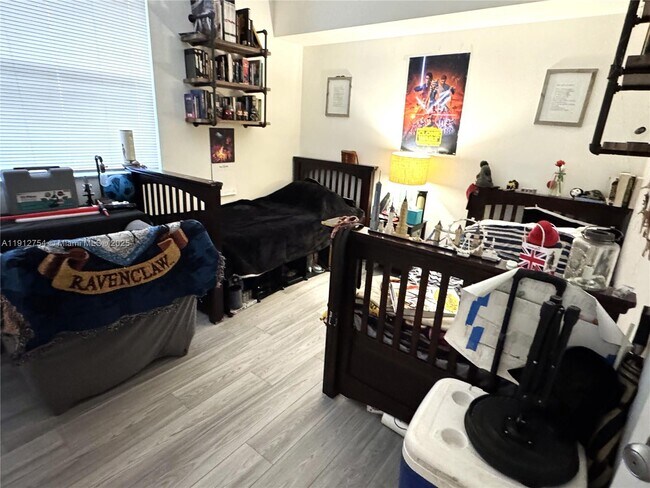 Building Photo - 17125 N Bay Rd