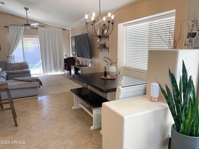 Building Photo - 1077 W Olive Ave