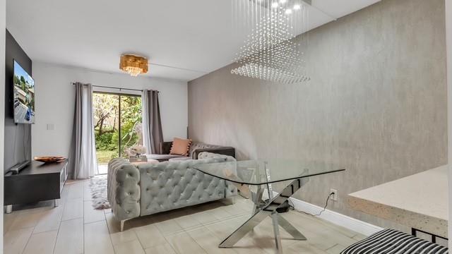 Building Photo - 2907 NE 8th Terrace