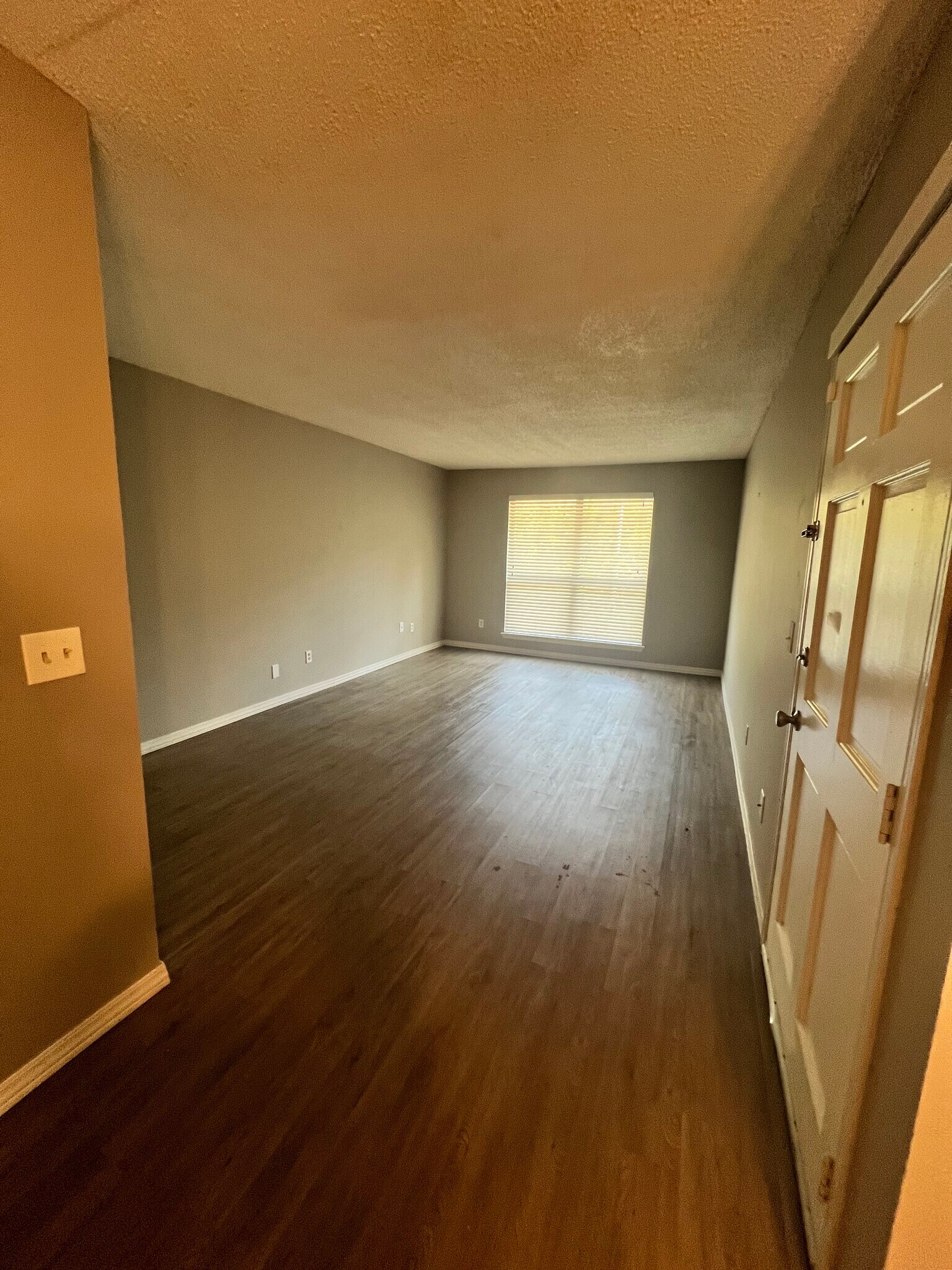 Building Photo - 825 Red Bird Ln