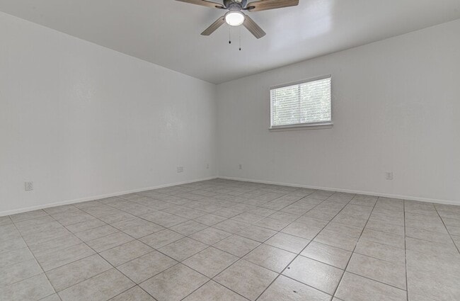 Building Photo - 805 Sirocco Dr