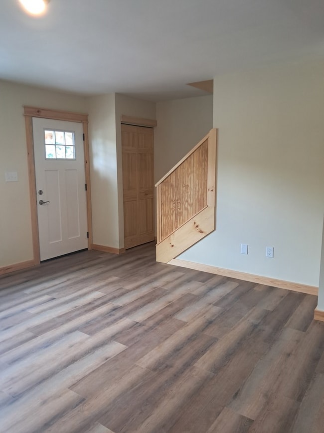 Building Photo - 315 #4 Sulphur Springs Rd