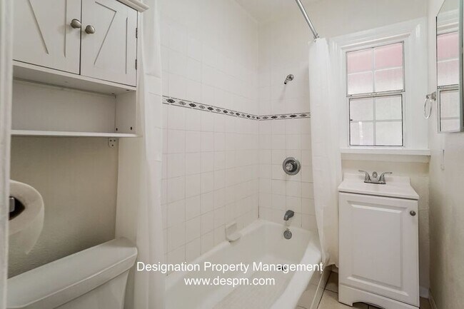 Building Photo - 6208-6212 Roy St