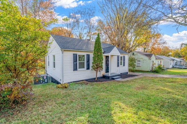 Building Photo - 2324 Greenfield Ln