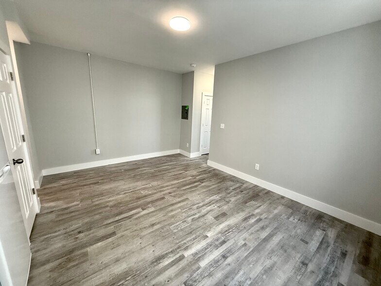 Building Photo - 237 E Broadway