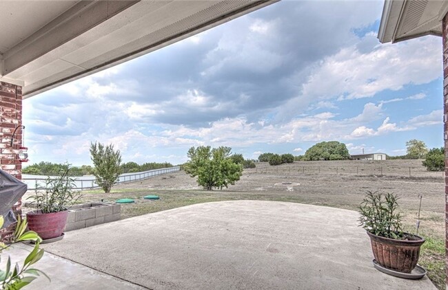 Building Photo - 182 Needlepoint Ln