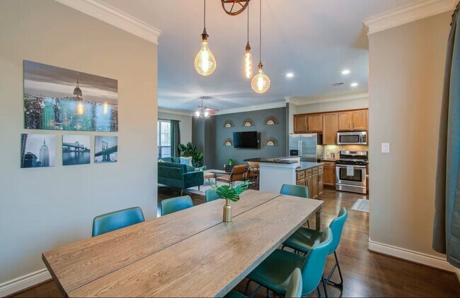 Building Photo - 4001 Dallas St