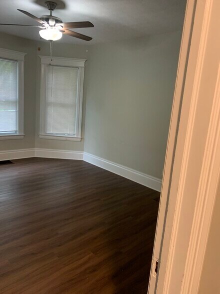 Building Photo - 152 Rosedale St