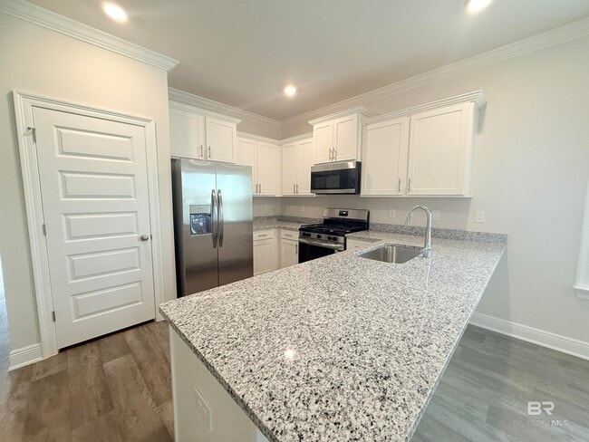 Building Photo - 32487 Revere Dr