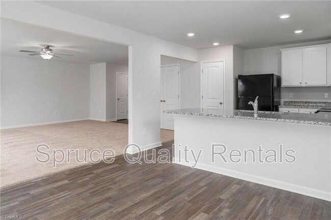 Building Photo - 2232 Balmore Ave