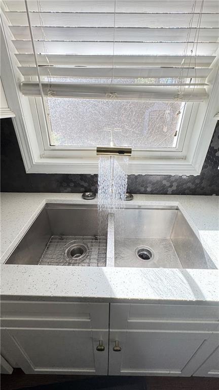 Building Photo - 552 Sybil Ln SE