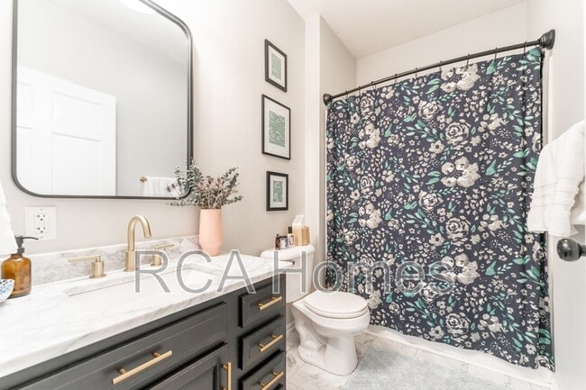 Building Photo - 2322 N Talbott St