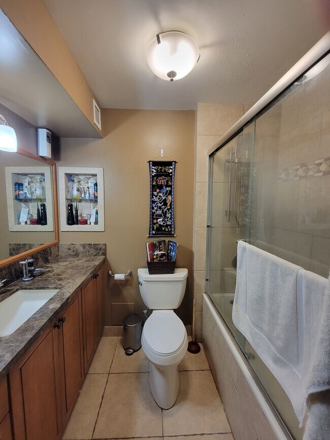 Building Photo - Central AC, Great Location, Pet Friendly