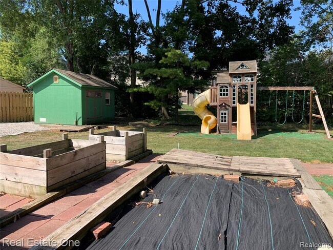 Building Photo - 5051 Falmouth Dr