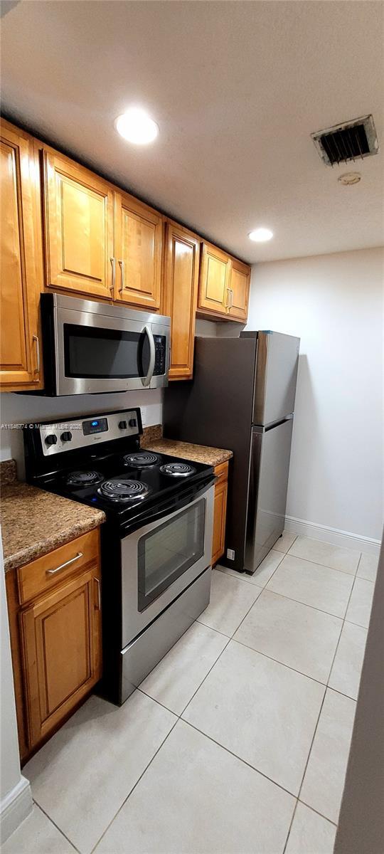 Building Photo - 8100 Geneva Ct