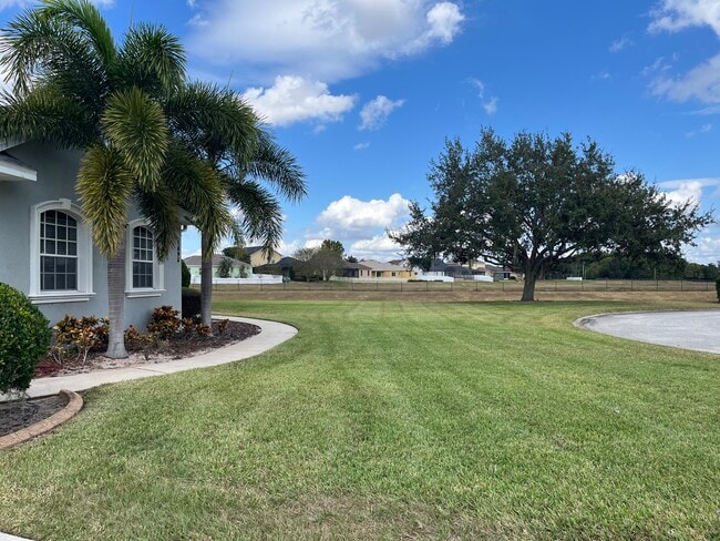 Building Photo - 1895 Orangewood Ct