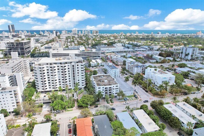 Building Photo - 1605 Bay Rd